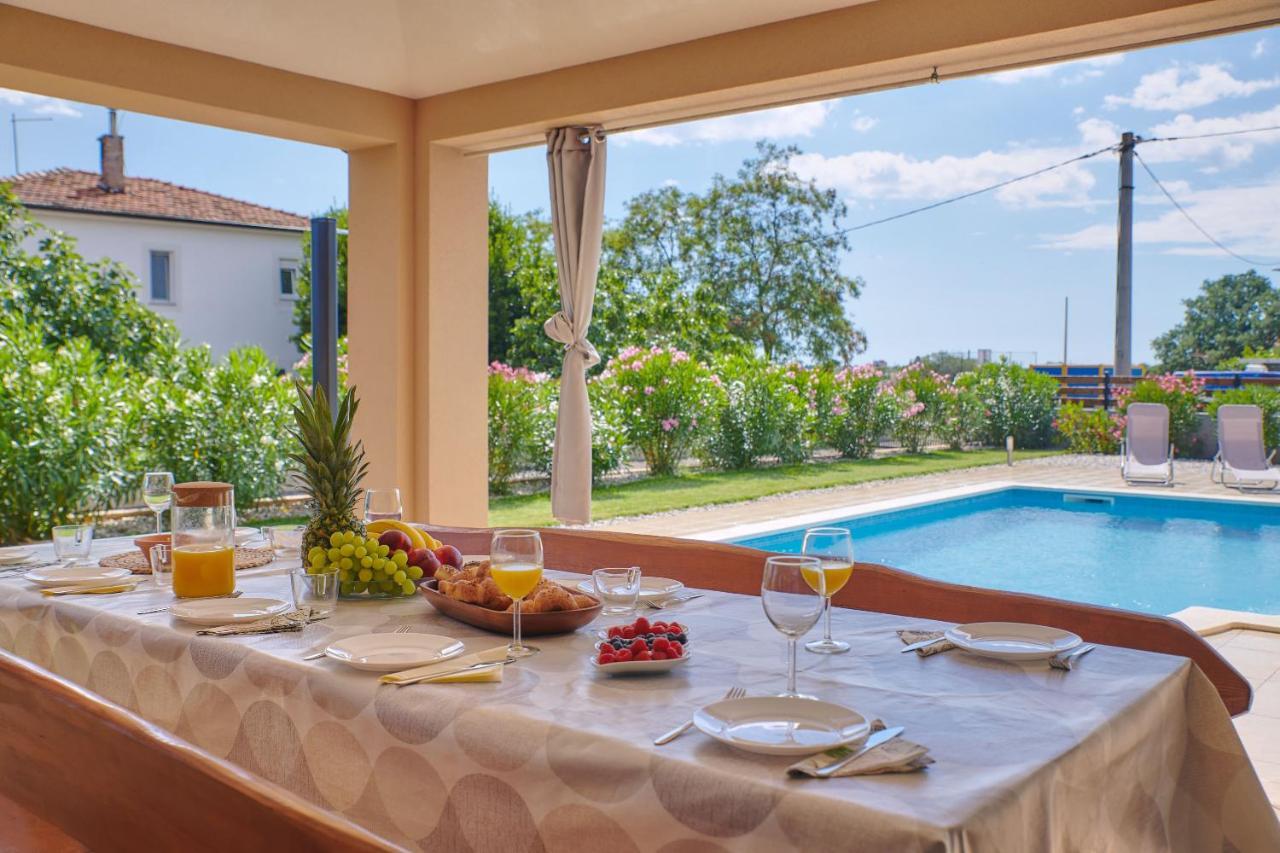 Villa Bartona For 8 Persons With Private Swimmingpool PUY Eksteriør bilde