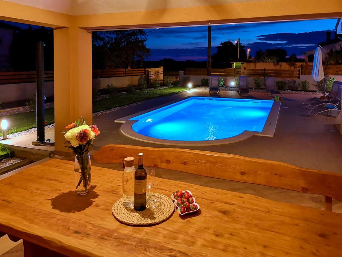 Villa Bartona For 8 Persons With Private Swimmingpool PUY Eksteriør bilde