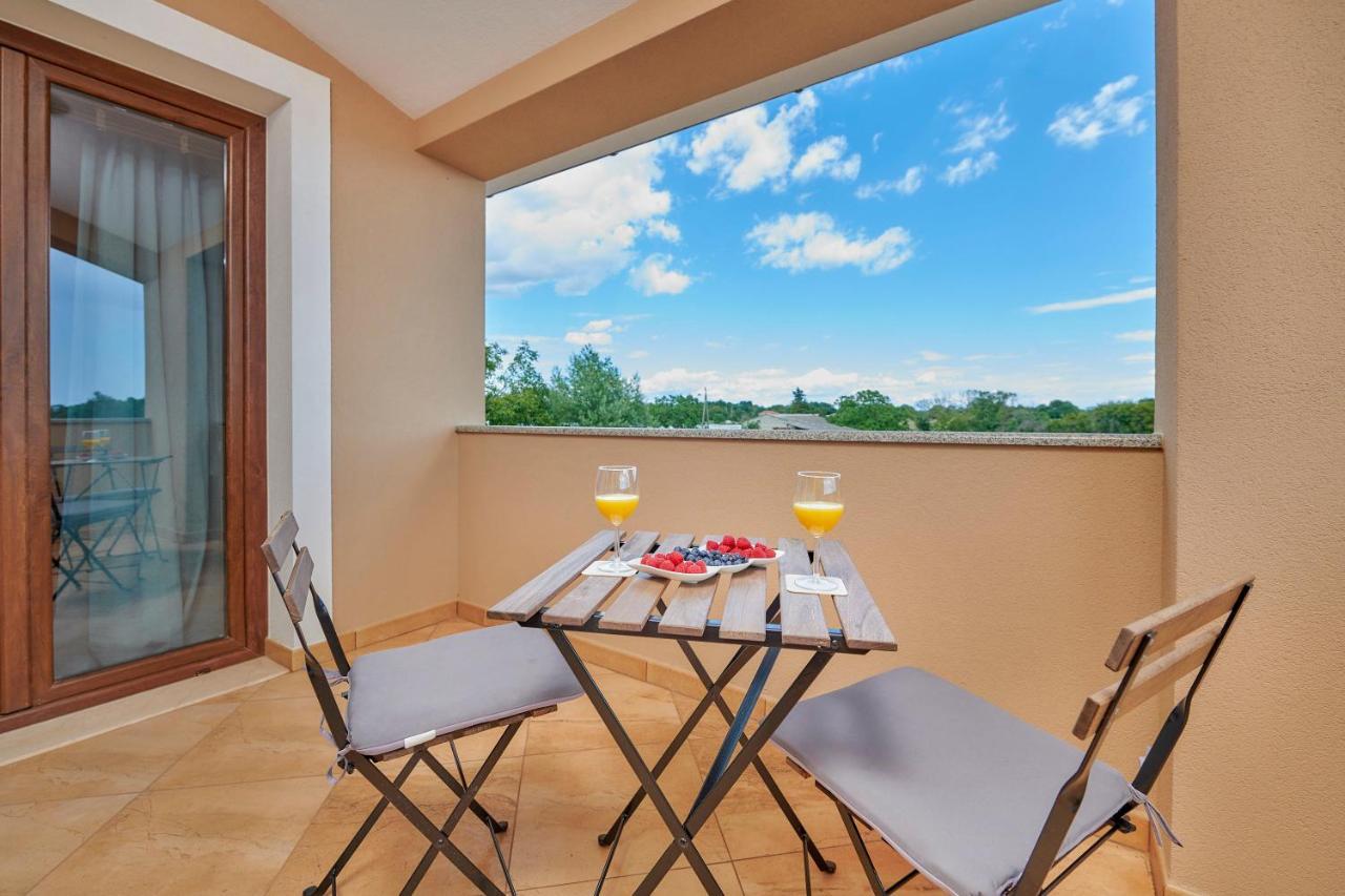Villa Bartona For 8 Persons With Private Swimmingpool PUY Eksteriør bilde
